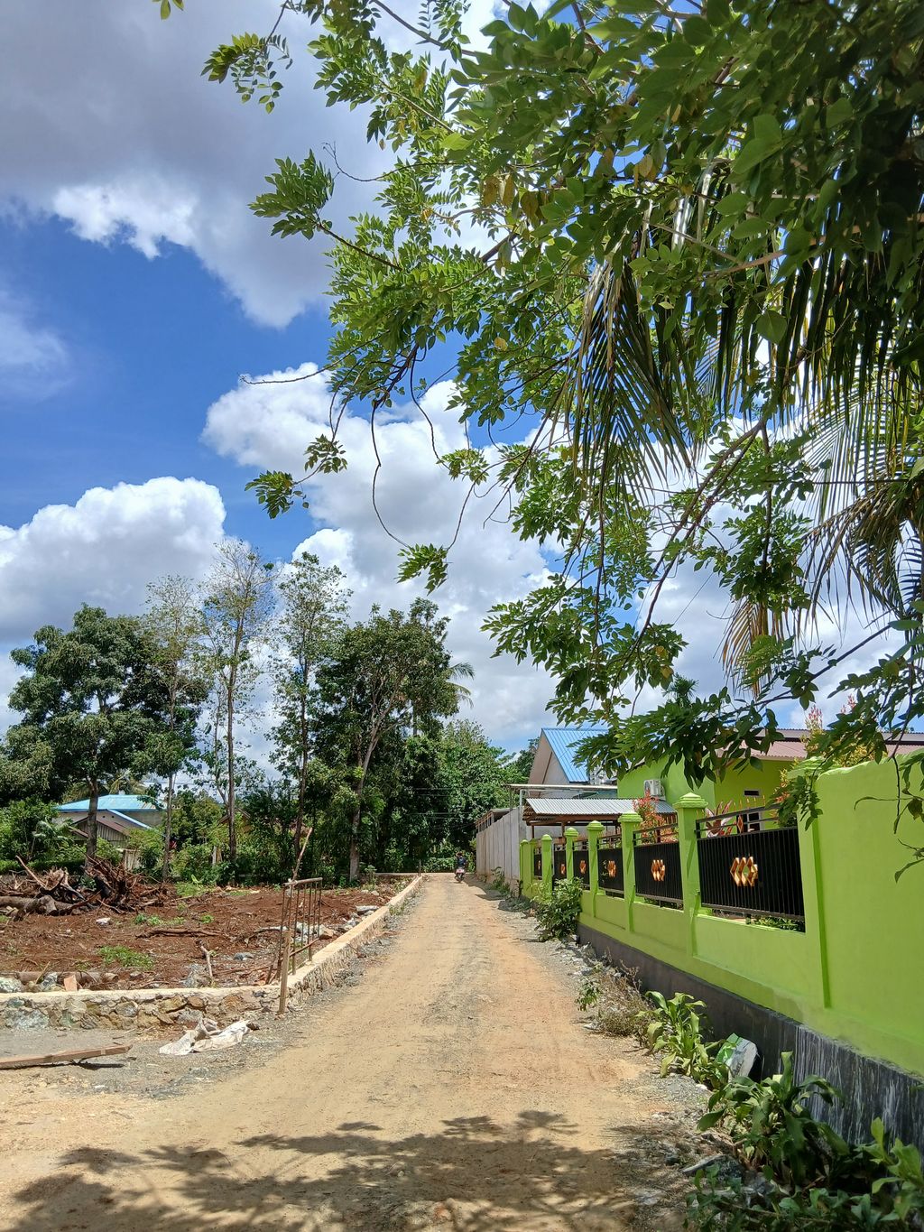 foto gerbang perumahan VILLA INDAH PESOUHA