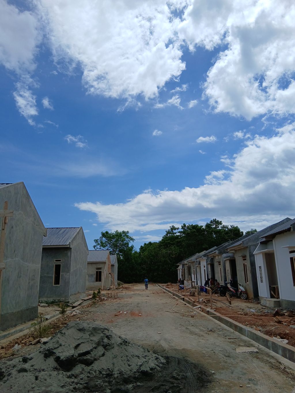 foto posisi tengah perumahan VILLA INDAH PESOUHA