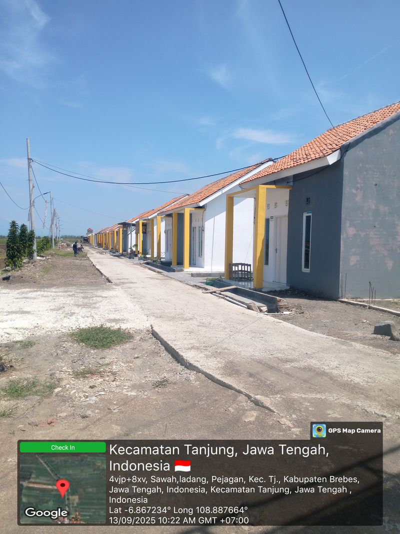 foto posisi tengah perumahan GHAYATRI PUTRI LAND