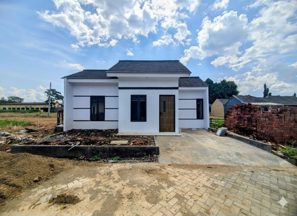 foto tampak rumah tipe Rumah Tapak perumahan LURAGUNG PESONA REGENCY