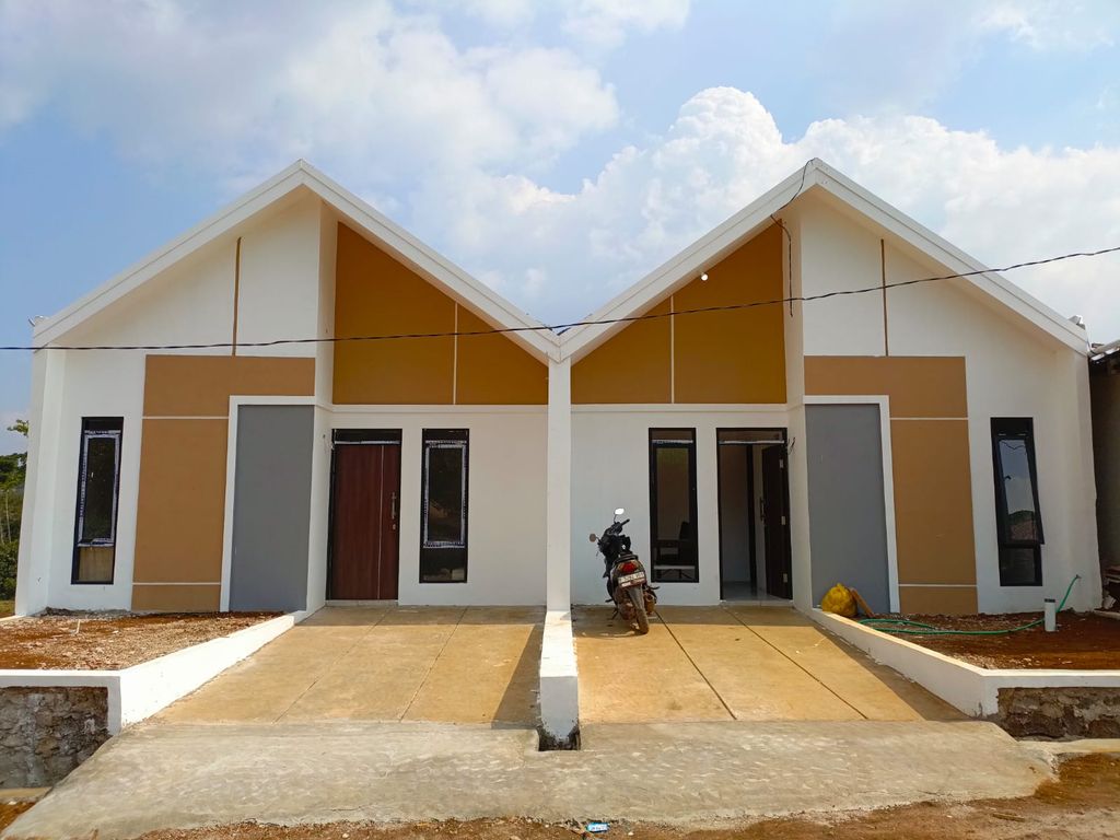 foto tampak rumah tipe 33/60 perumahan INDO REGENCY