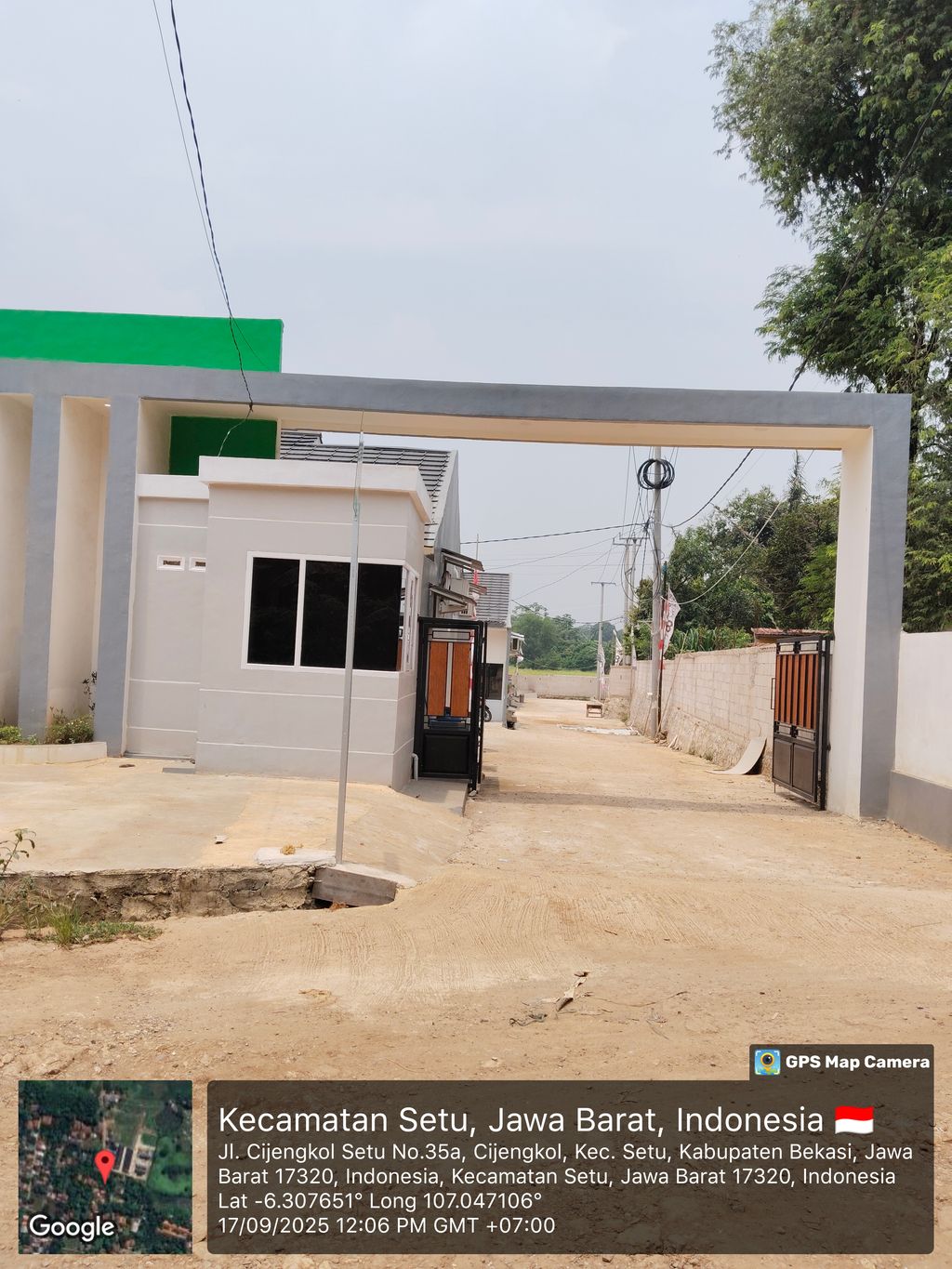 foto gerbang perumahan Sheikha Barsia