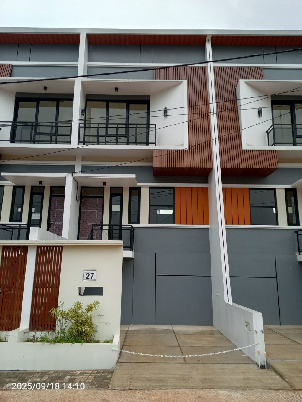 foto tampak rumah tipe 50 Compact (3 kamar) (423) perumahan Bukit Sukanagara Resort