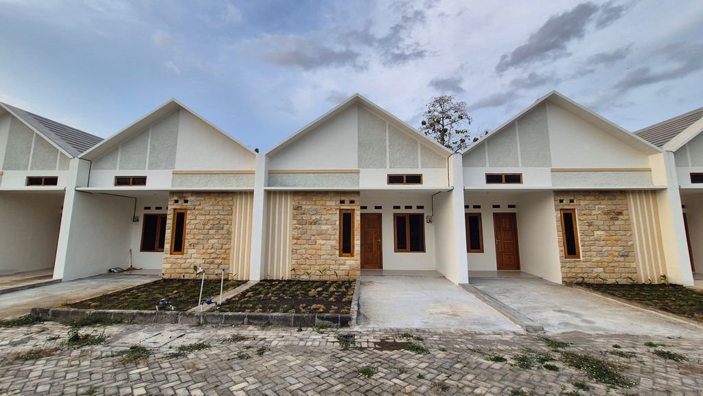 foto tampak rumah tipe 30/60 perumahan Puri Gracia Asri