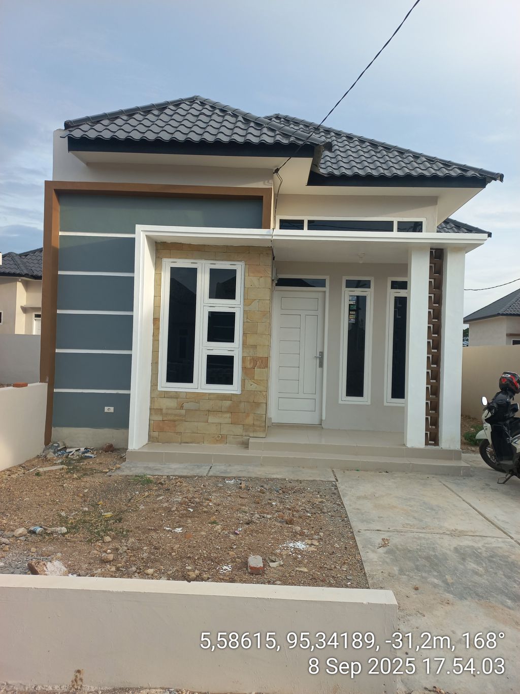 foto contoh rumah perumahan Medina Tibang 77