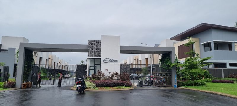 foto gerbang perumahan CLUSTER ELDORA, SUVARNA SUTERA