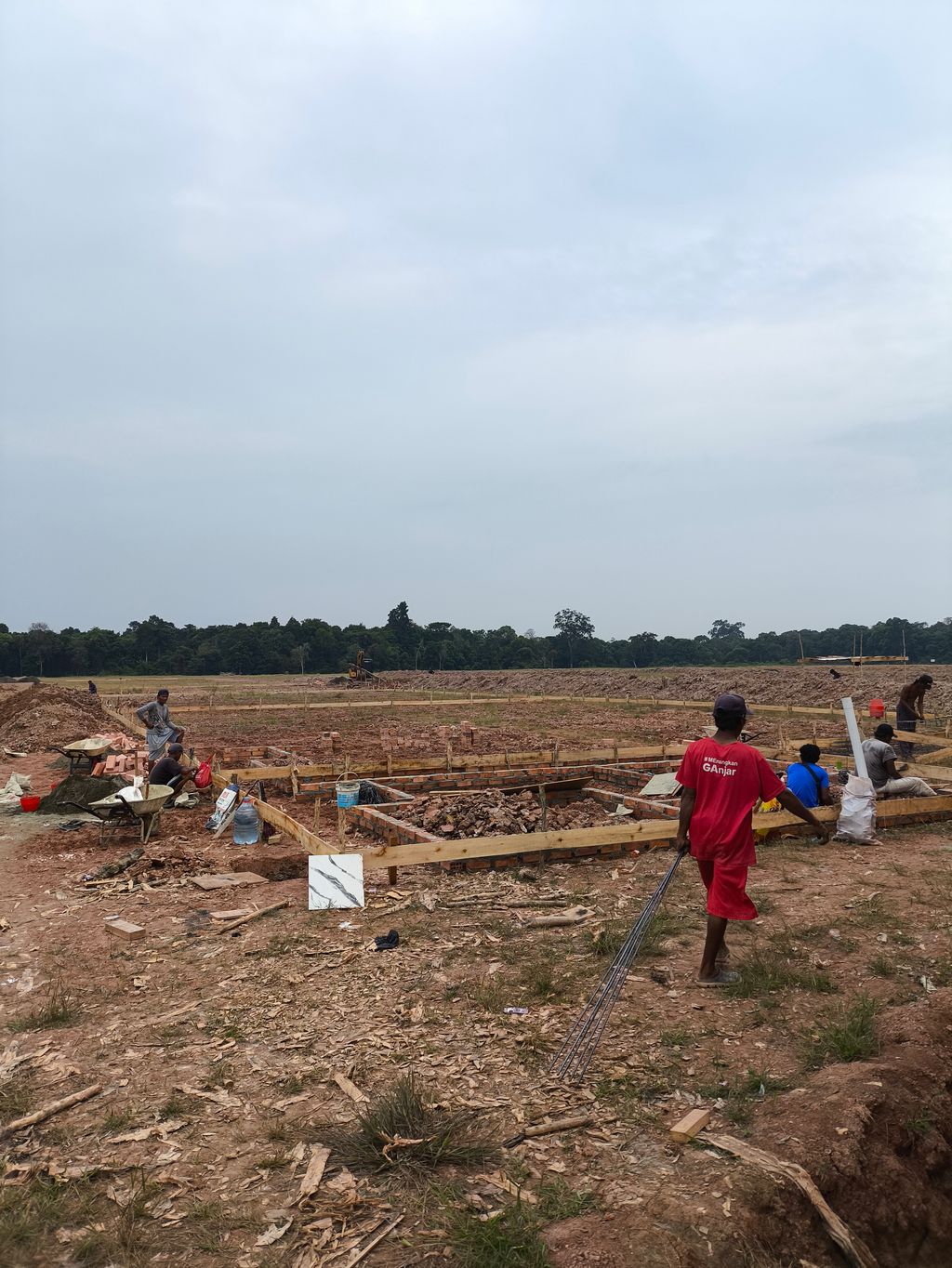 foto tampak rumah tipe 36 perumahan CENTER POINT SEKAYU CLUSTER IRIS