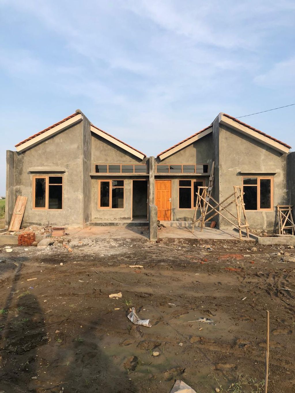 foto tampak rumah tipe Scandinavian Royal Village Karangtengah perumahan Perumahan Royal Village Karangtengah