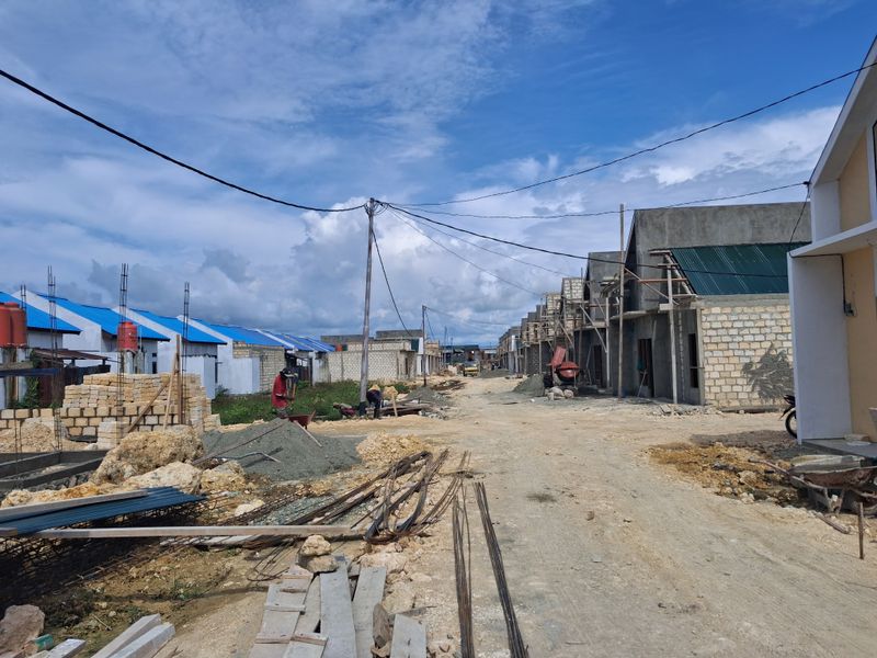 foto gerbang perumahan ANUGERAH REGENCY HOLTEKAM 5