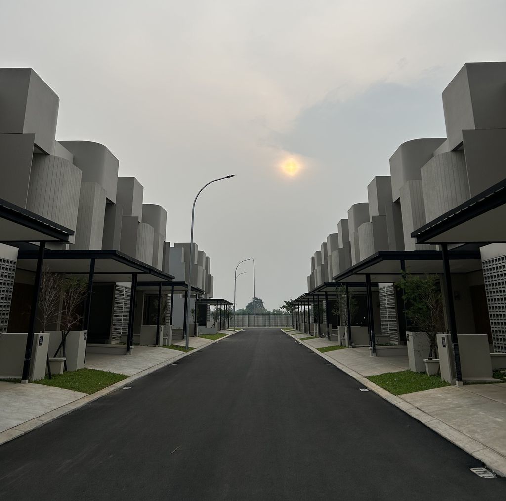 foto posisi tengah perumahan CLUSTER BASANTA, SUVARNA SUTERA