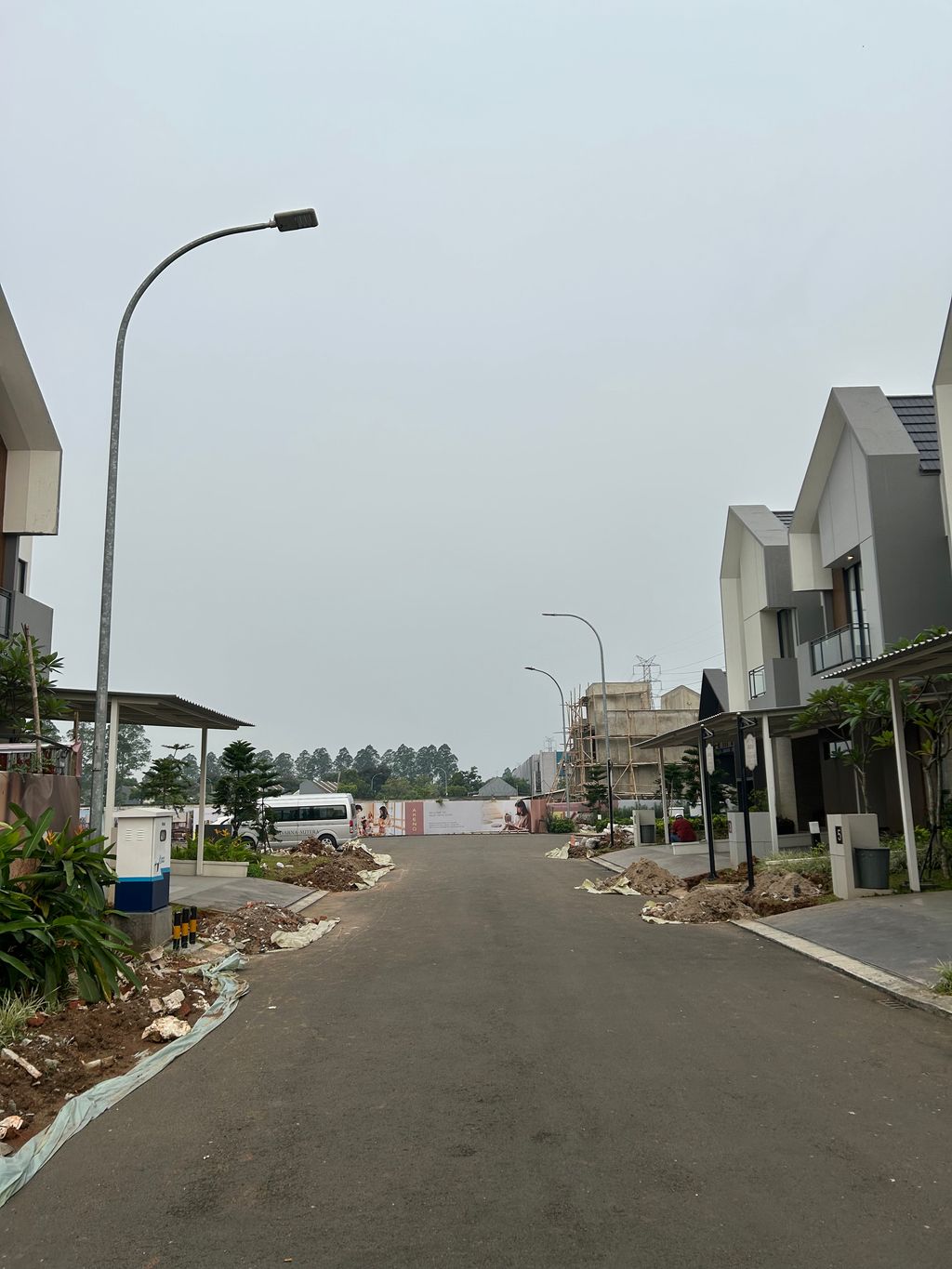 foto posisi tengah perumahan CLUSTER AGRA, SUVARNA SUTERA