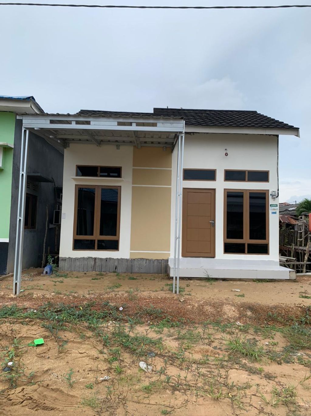 foto tampak rumah tipe 36 perumahan GREEN ROYAL SAMMAN