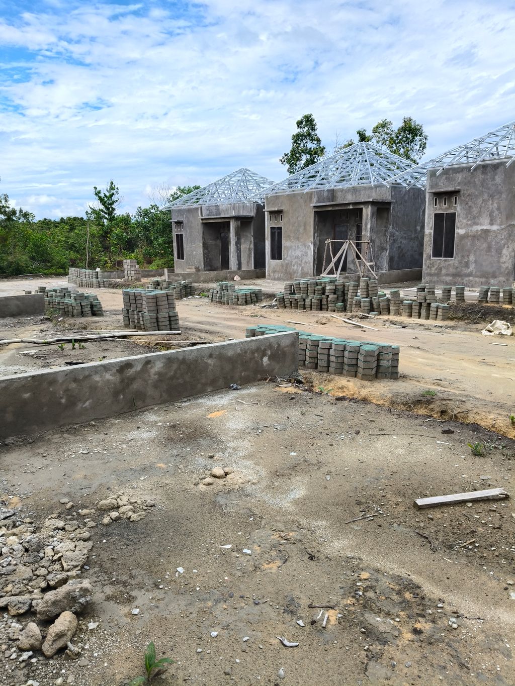 foto posisi tengah perumahan KARAMUNTING PERMAI 2