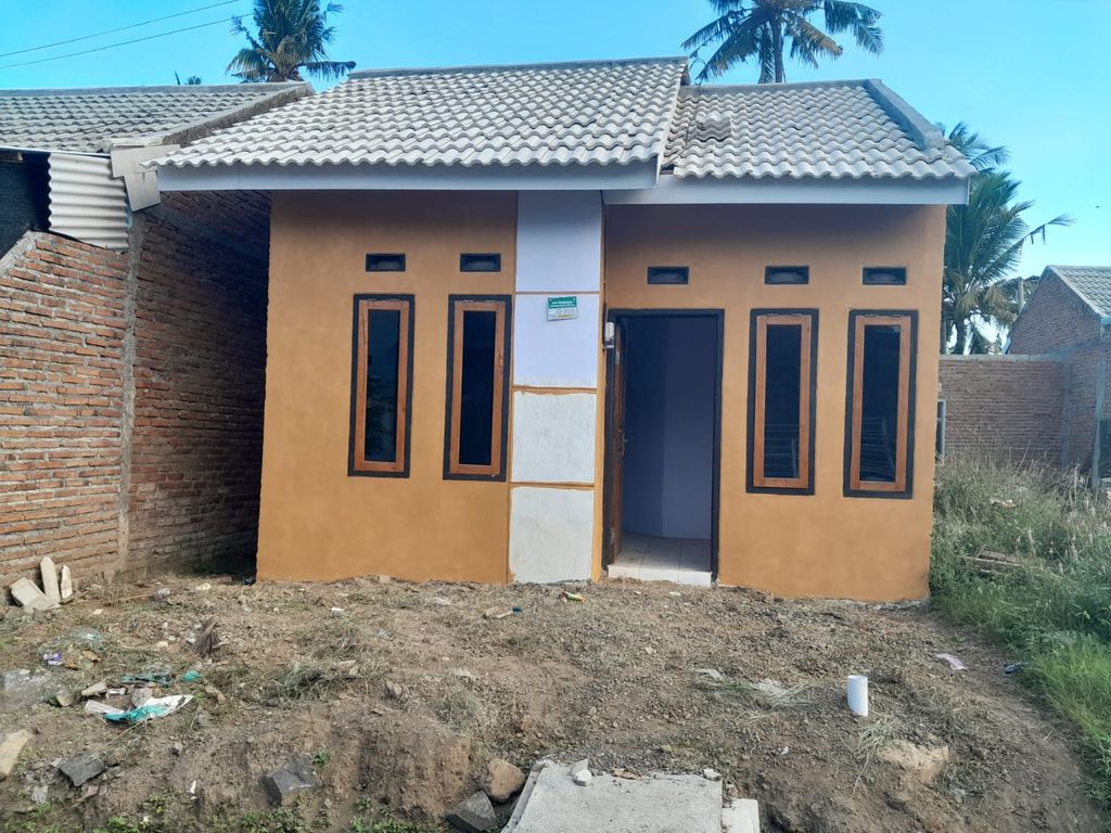 foto tampak rumah tipe 36/84 m2 166.000.000 baru perumahan Villa Mas Rogojampi