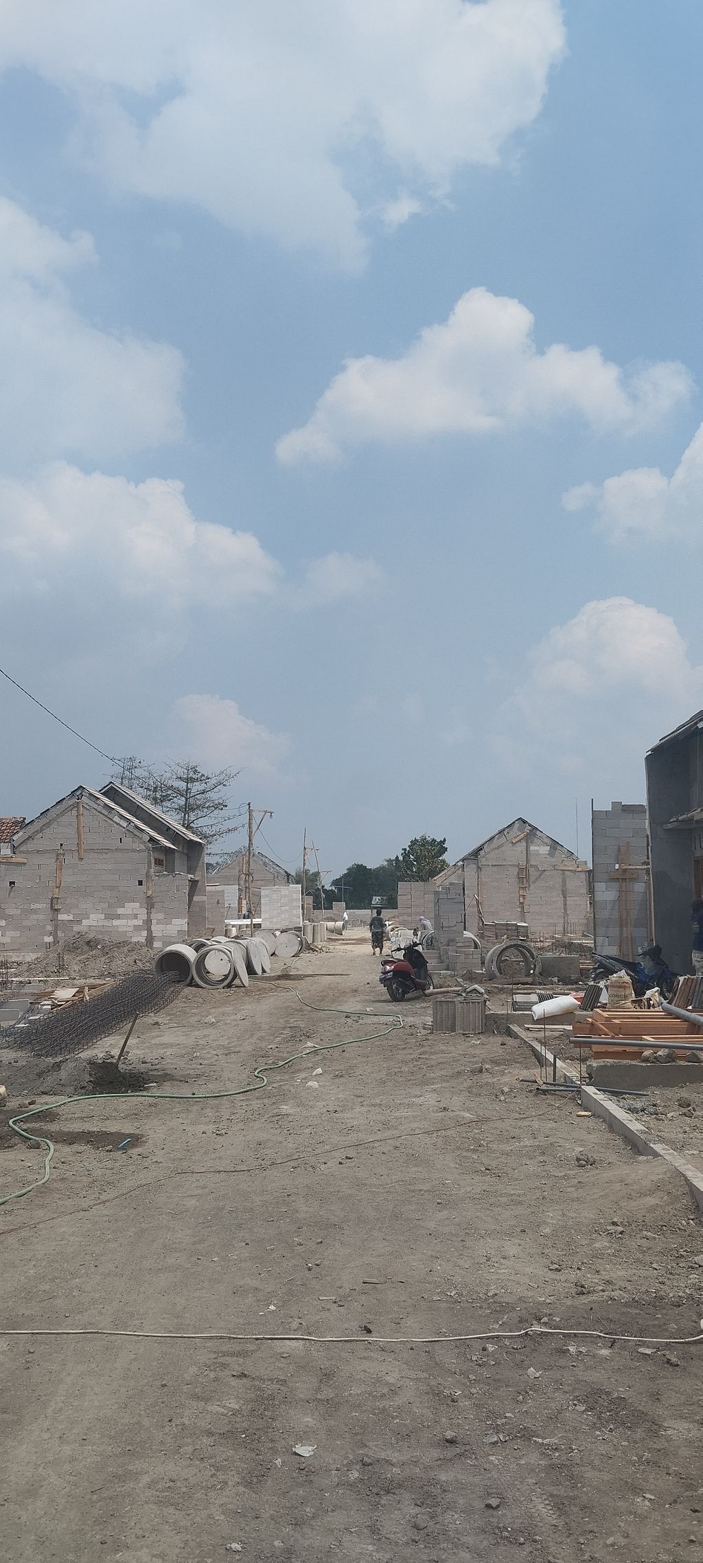 foto posisi tengah perumahan GREEN JOMBANG REGENCY 4