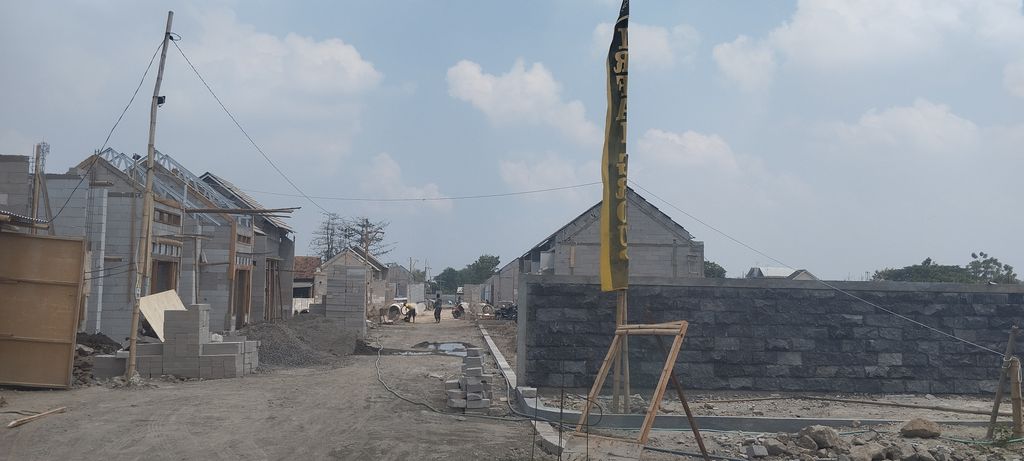 foto gerbang perumahan GREEN JOMBANG REGENCY 4