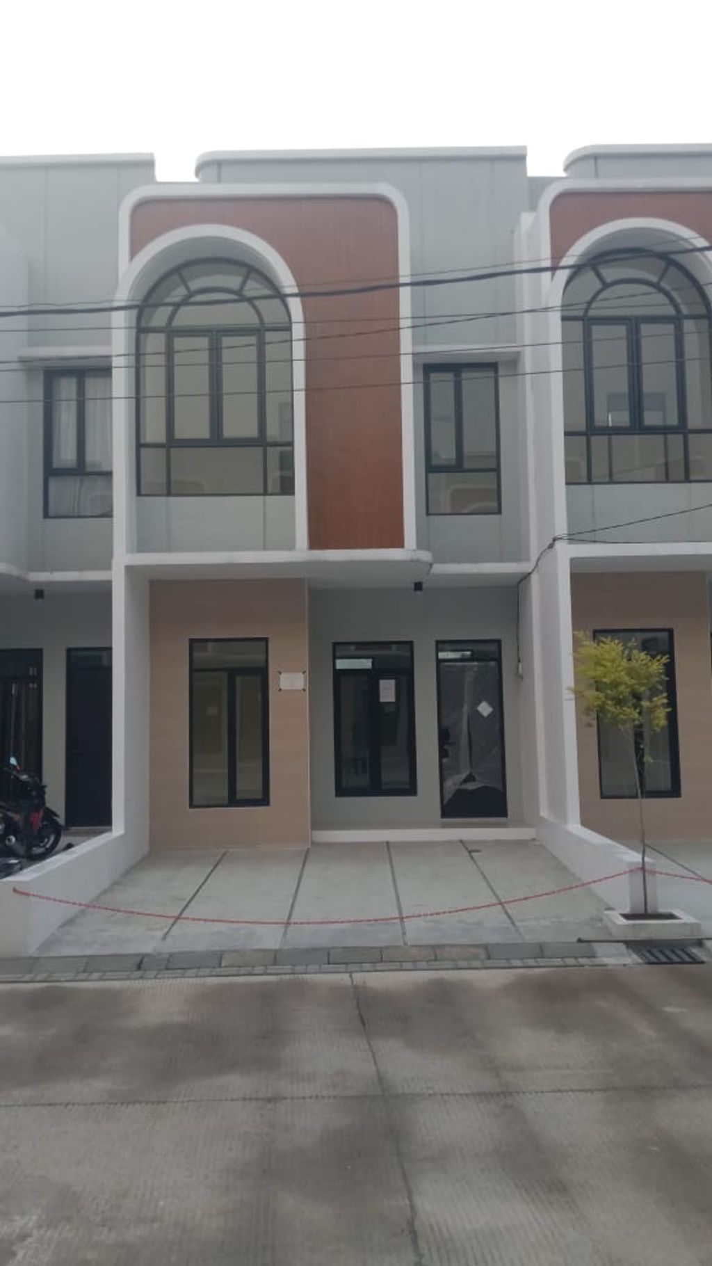 foto tampak rumah tipe 43 Compact 3 Kamar HC (485) perumahan G-Land Ciwastra Park 2