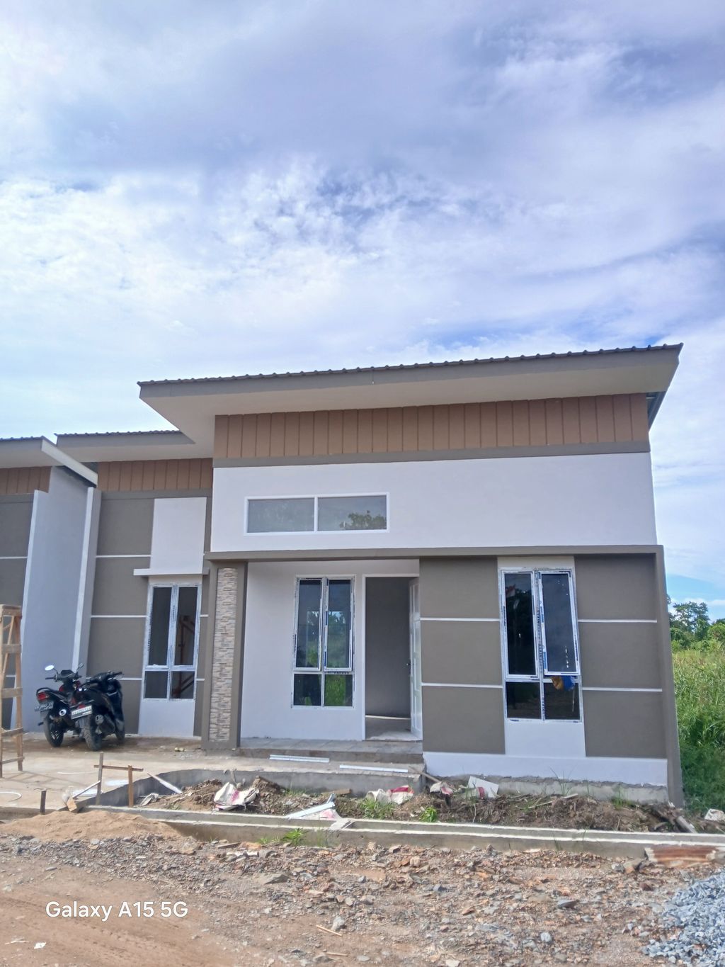 foto contoh rumah perumahan SPRING PARK