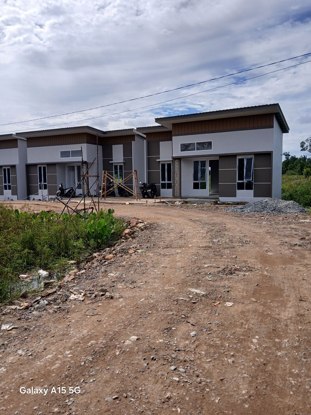 foto posisi tengah perumahan SPRING PARK