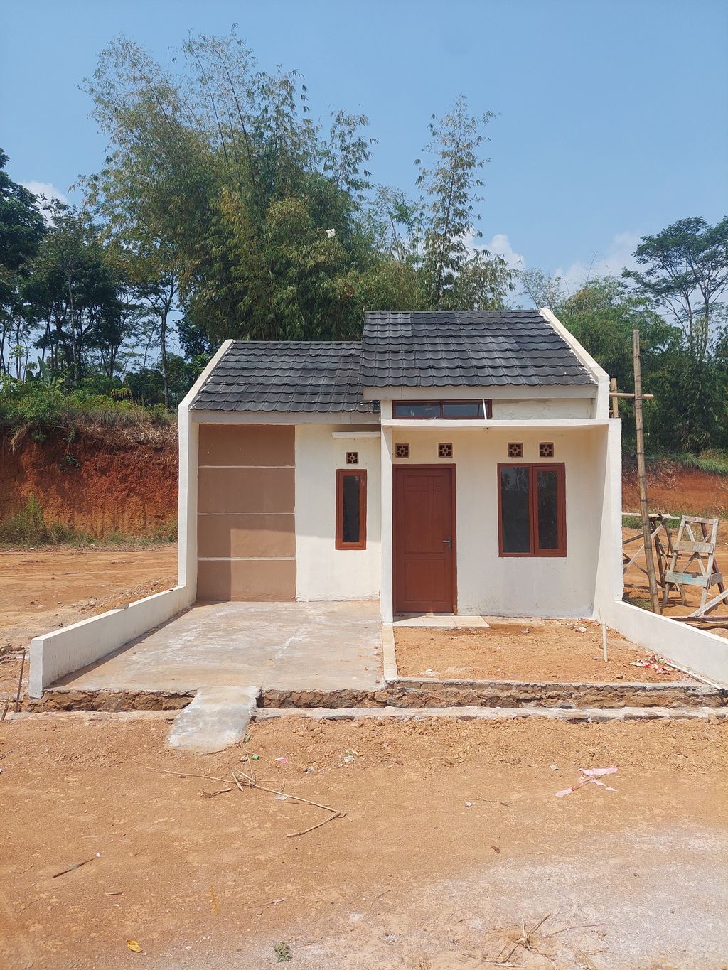 foto tampak rumah tipe 30/60 perumahan Cikancung Regency 2