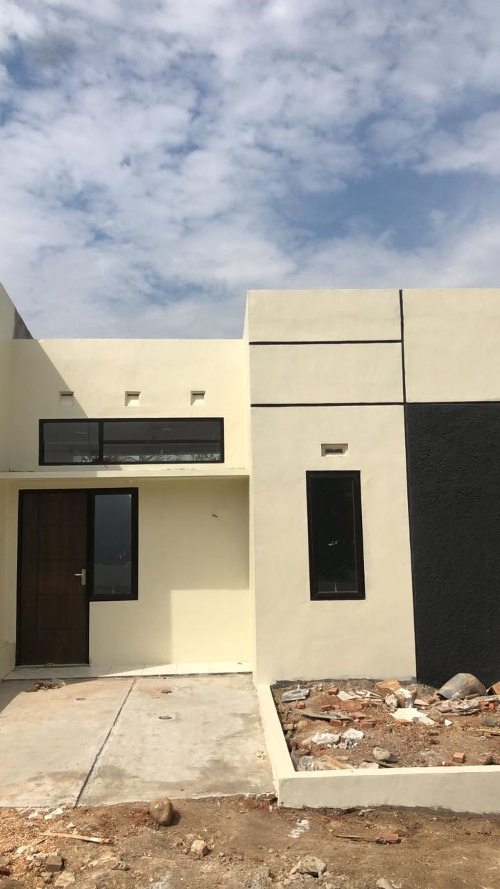 foto tampak rumah tipe 30/87 perumahan Marison Regency Jepara