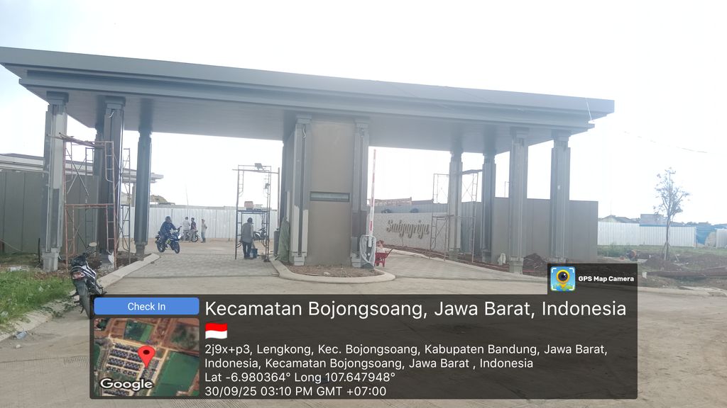 foto gerbang perumahan Podomoro Park Bandung (KH-SADYAGRIYA)