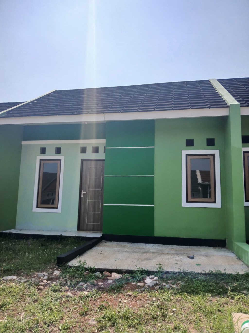 foto tampak rumah tipe E2 perumahan Griya Ayu Residence Geneng