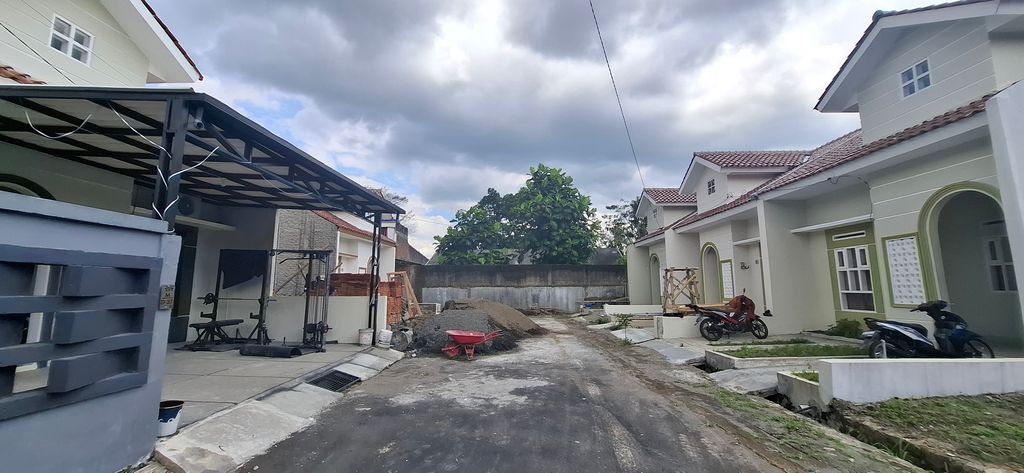 foto posisi tengah perumahan CLUSTER MARGAMULYA INDAH REGENCY