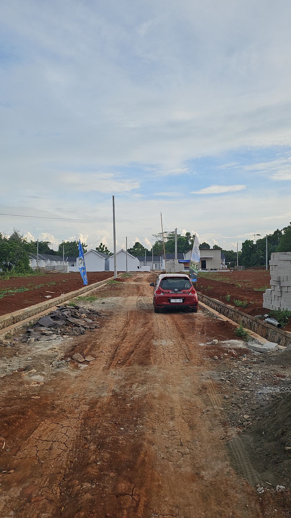 foto posisi tengah perumahan GRAHA VILLAGE PURWADADI