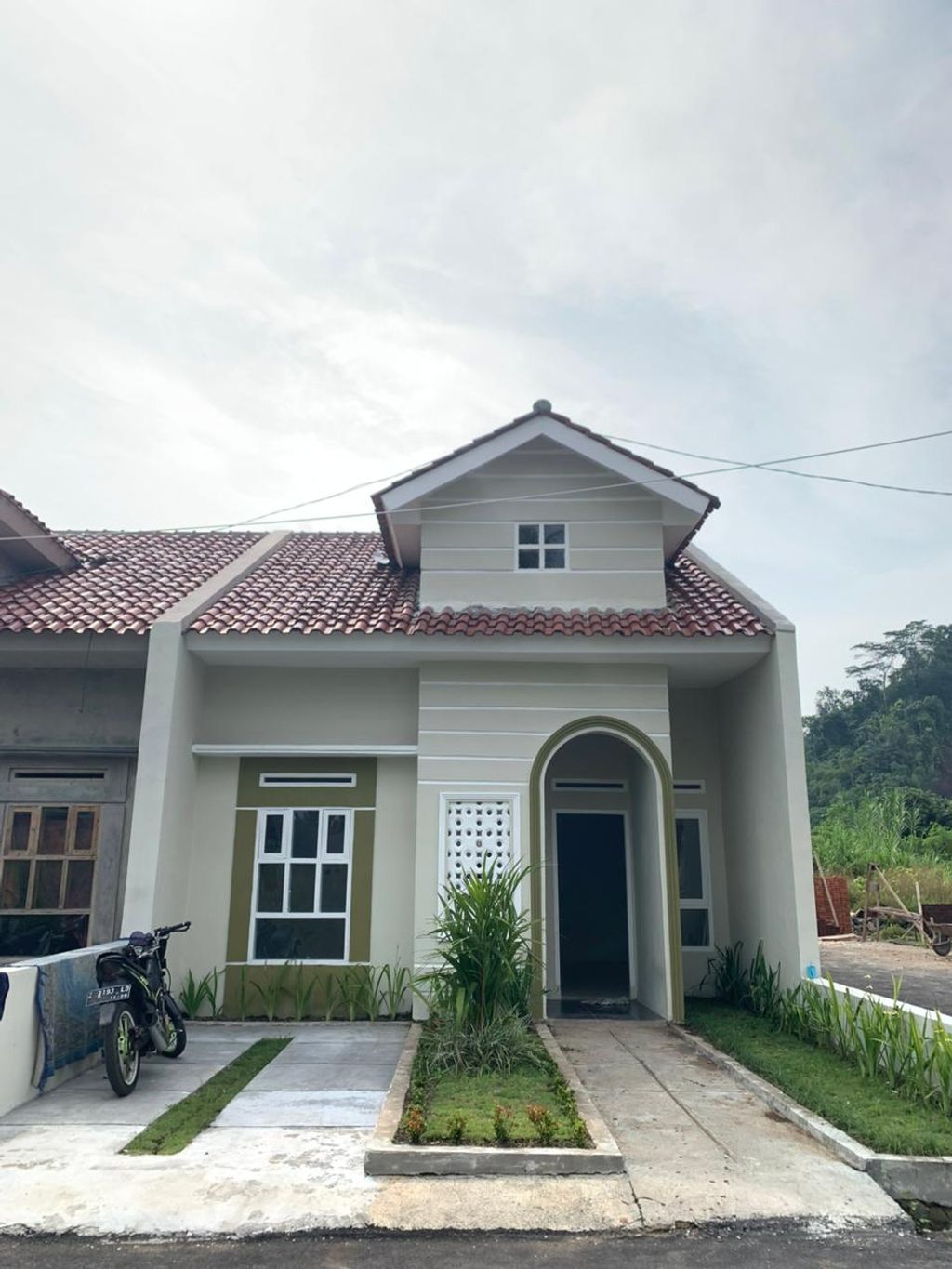 foto tampak rumah tipe 38/72 perumahan CLUSTER MARGAMULYA INDAH REGENCY