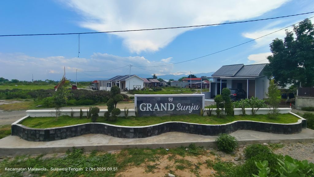 foto gerbang perumahan GRAND SUNJU