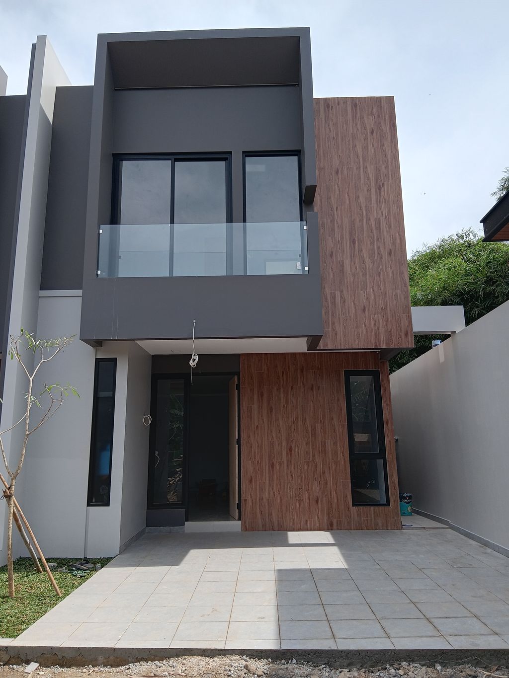 foto contoh rumah perumahan KAYU MANIS BELLEVUE