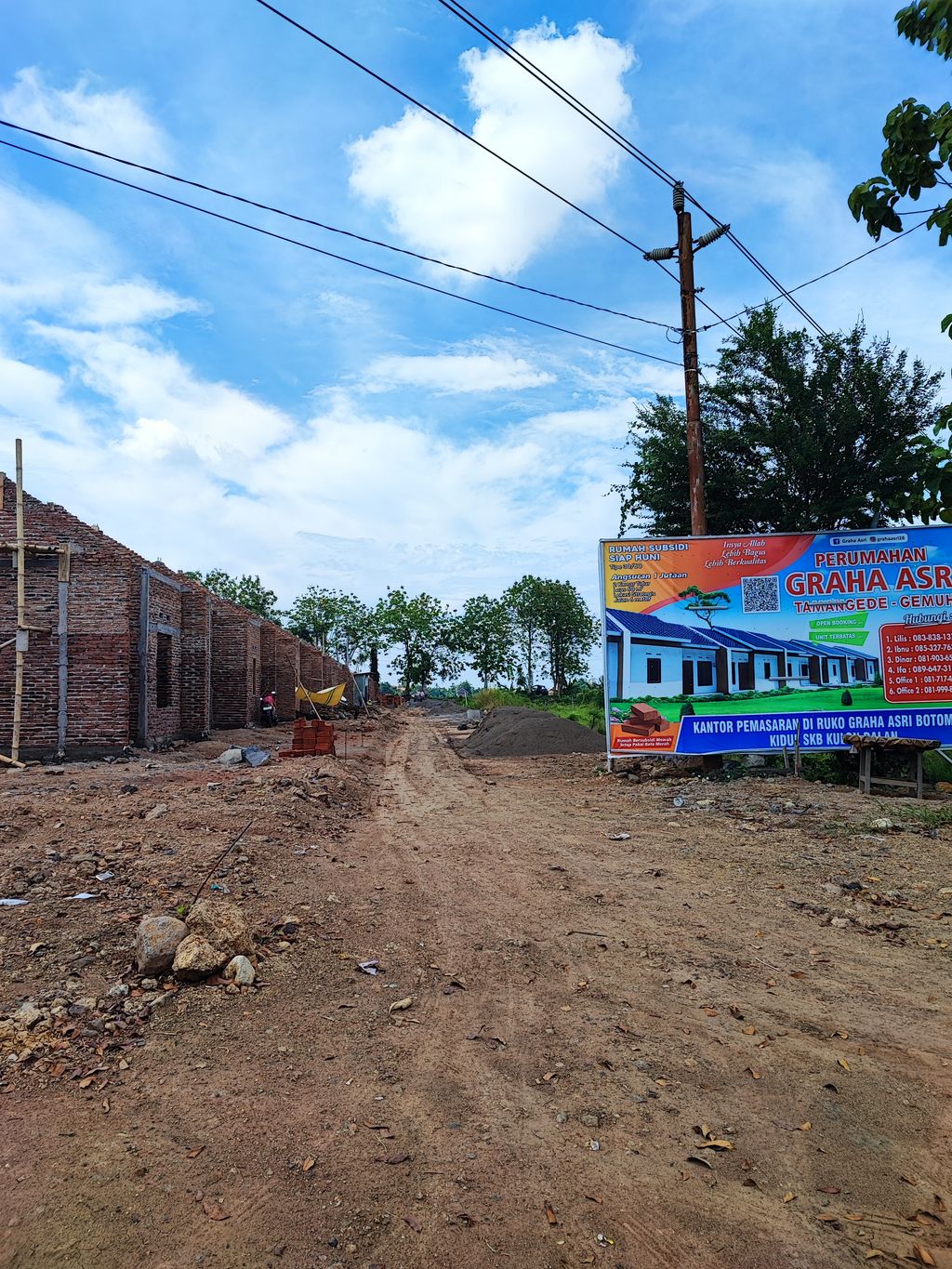 foto gerbang perumahan PERUMAHAN GRAHA ASRI TAMANGEDE