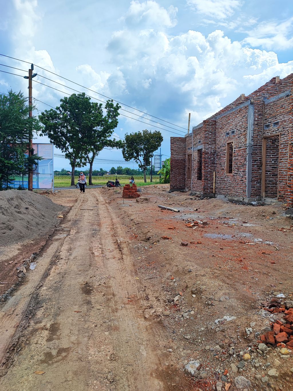 foto posisi tengah perumahan PERUMAHAN GRAHA ASRI TAMANGEDE