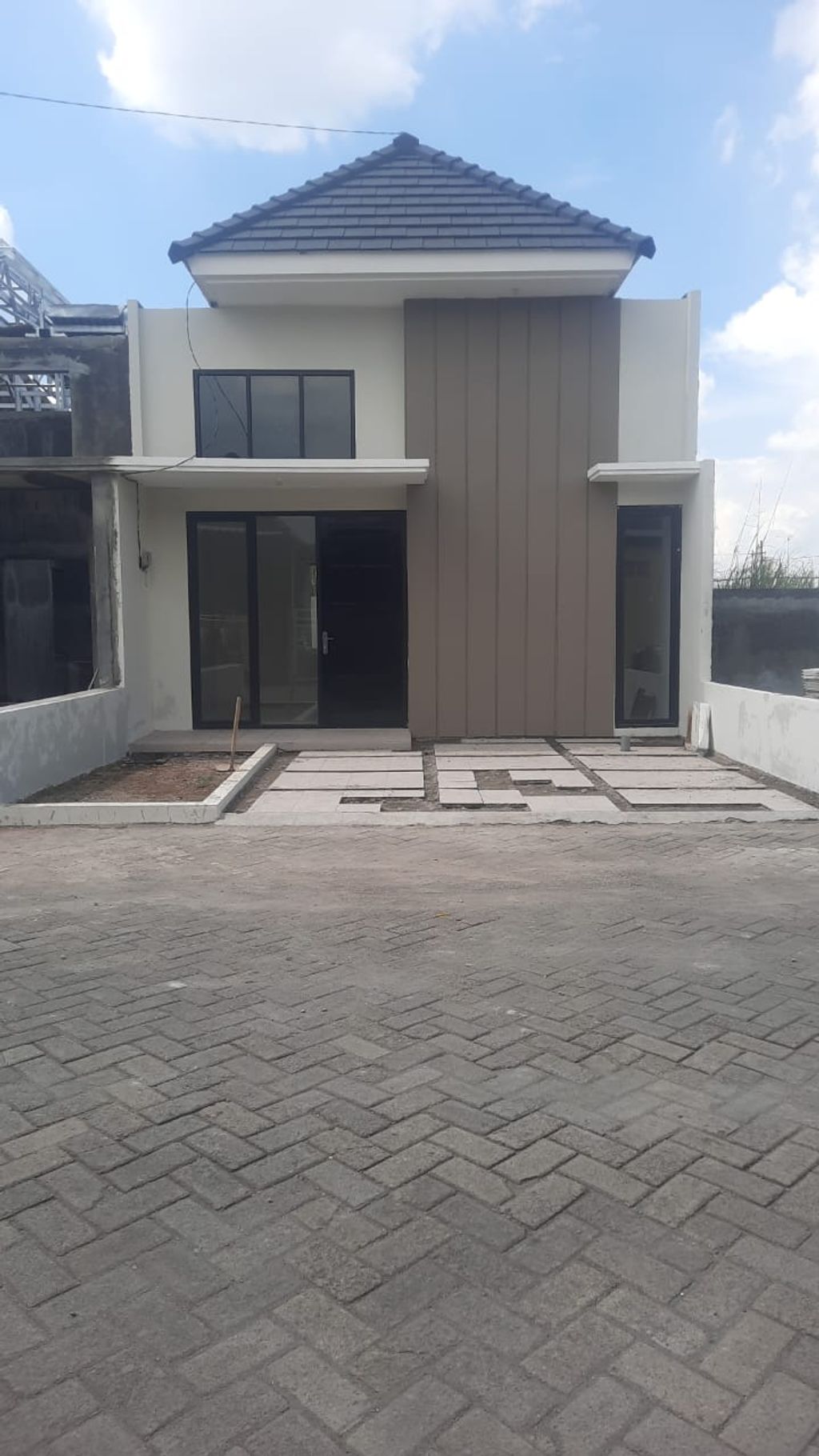 foto tampak rumah tipe 40/72 perumahan Green Jayanegara Residence