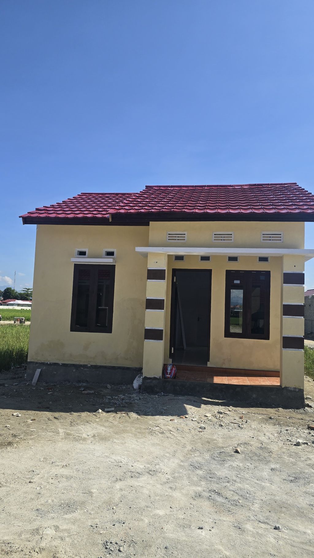 foto tampak rumah tipe 36 perumahan PERUM BUMI WONGKADITI PERMAI