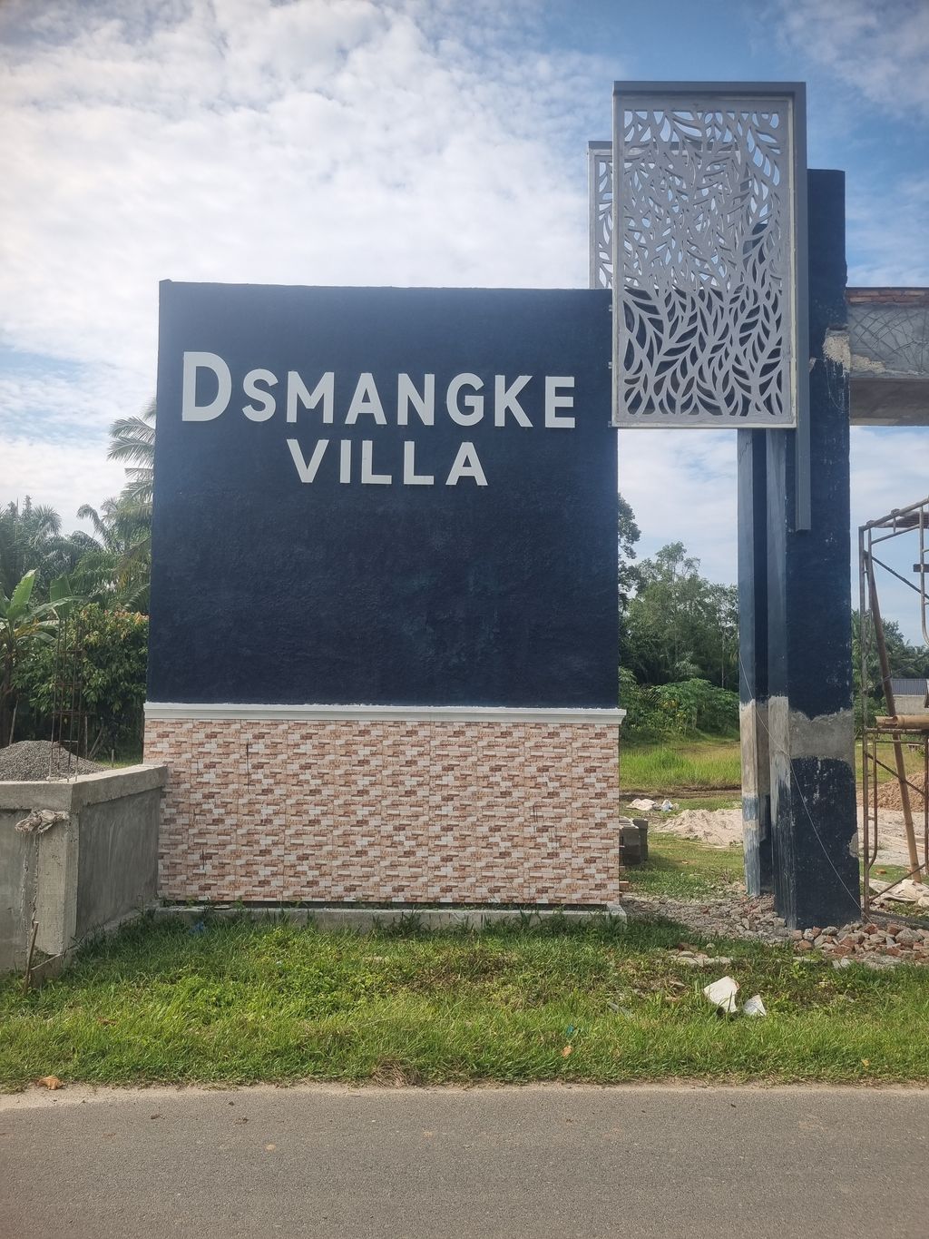 foto gerbang perumahan D SMANGKE VILLA
