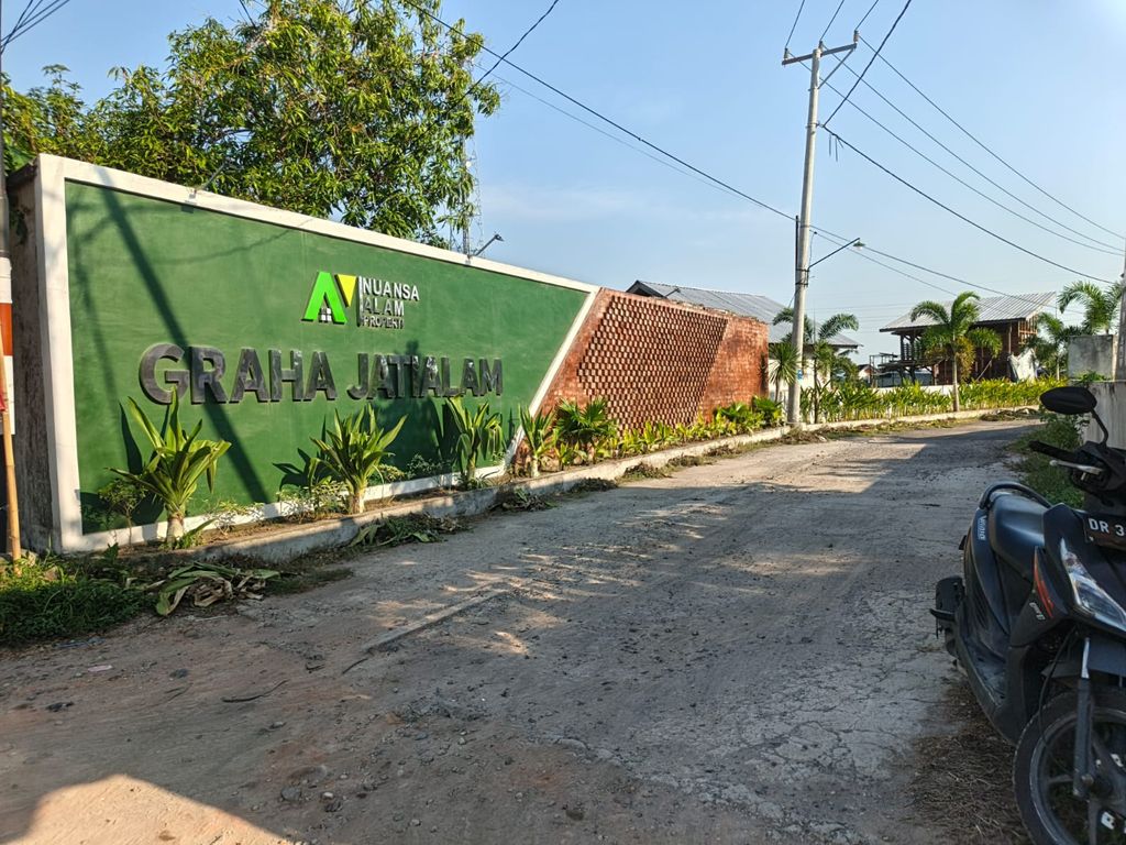 foto gerbang perumahan GRAHA JATIALAM 2