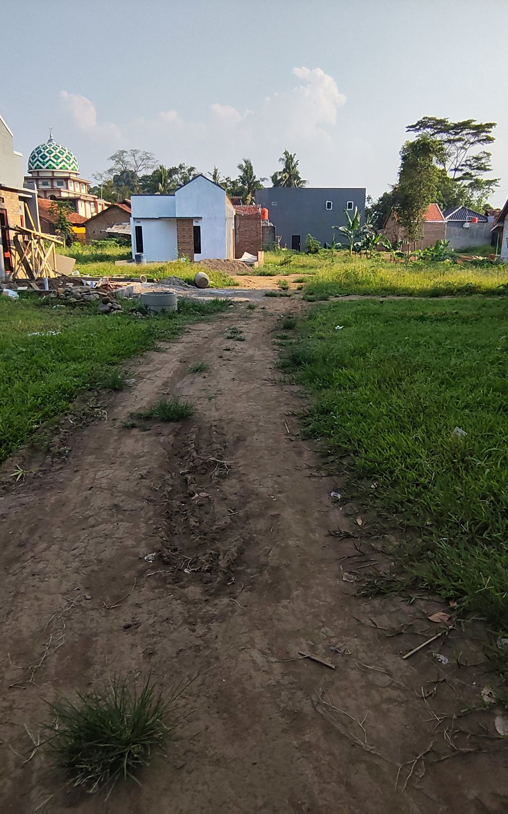 foto posisi tengah perumahan GRAHA BAHAGIA MENJANGAN