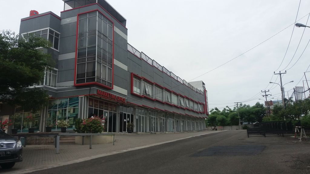 foto tampak rumah tipe RUKO 3 LANTAI LB 213 (komersil) perumahan MEGAH CIKARANG CENTER KOMERSIAL