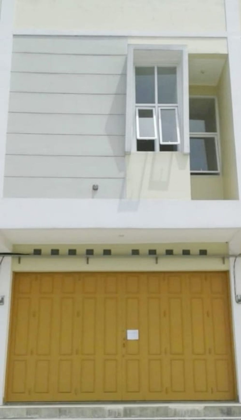 foto tampak rumah tipe 160/301 perumahan Garden City 1