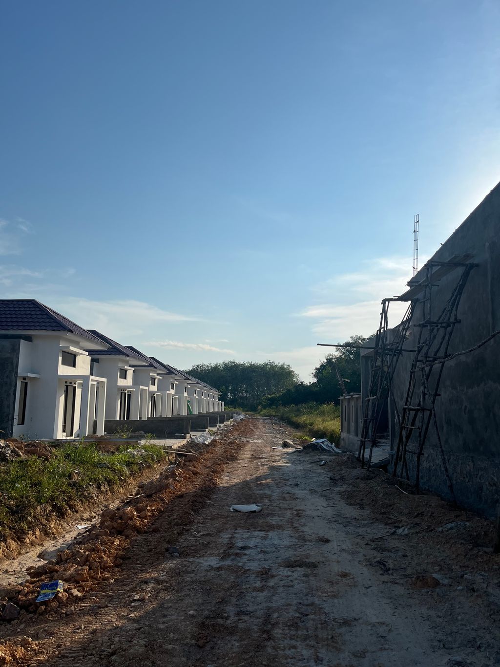 foto gerbang perumahan Karang mulya Residence