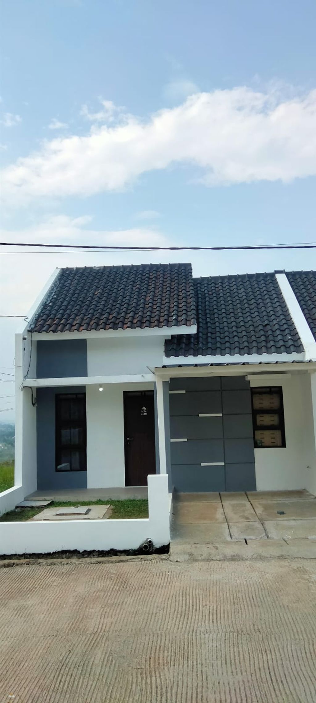 foto tampak rumah tipe 36 perumahan GRIYA ALAMAYA BANJARAN