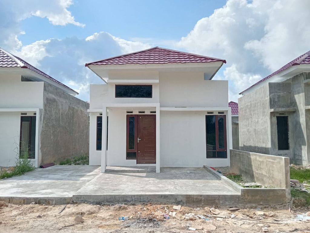 foto tampak rumah tipe 36-182 perumahan Karang mulya Residence
