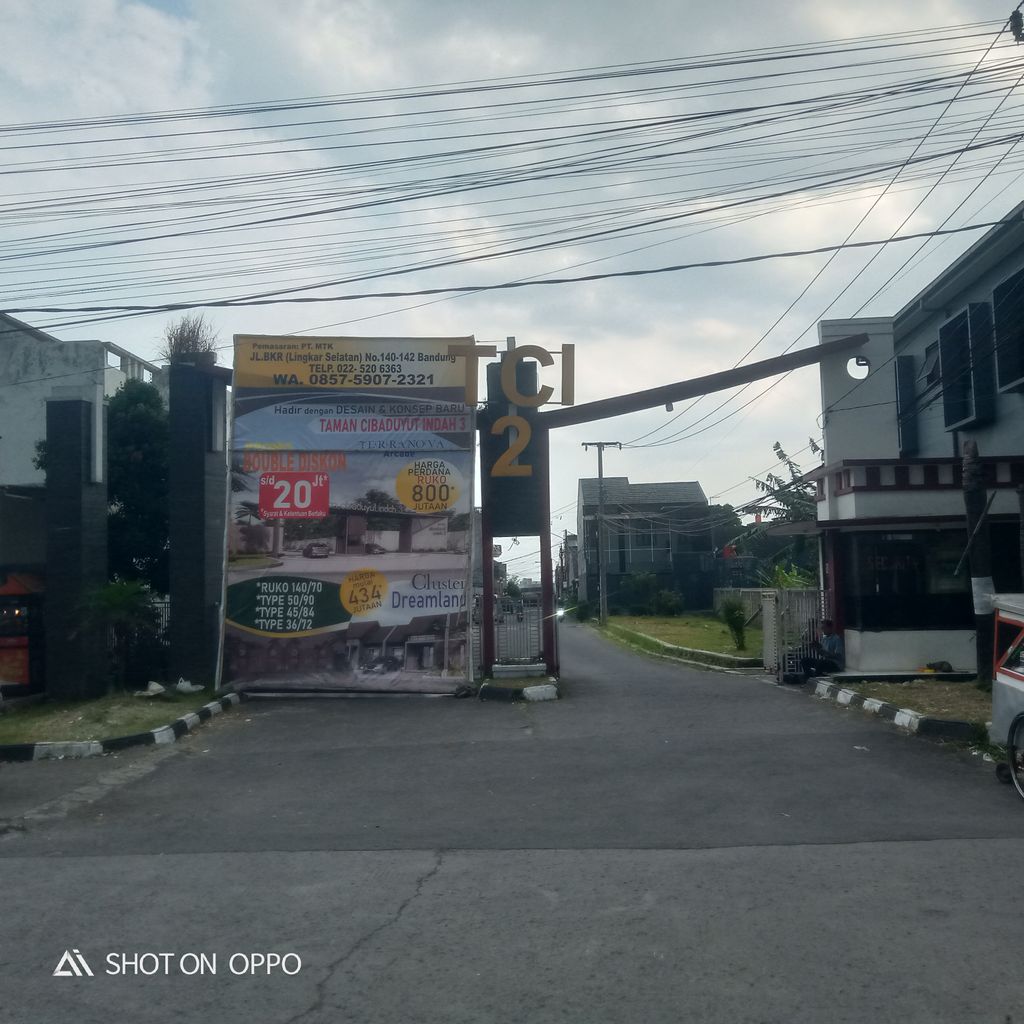 foto gerbang perumahan TAMAN CIBADUYUT INDAH TAHAP 2 & 3