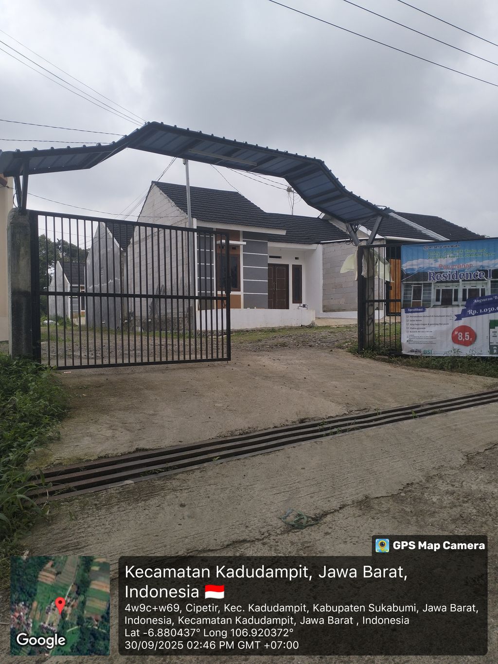 foto gerbang perumahan RESIDENCE I