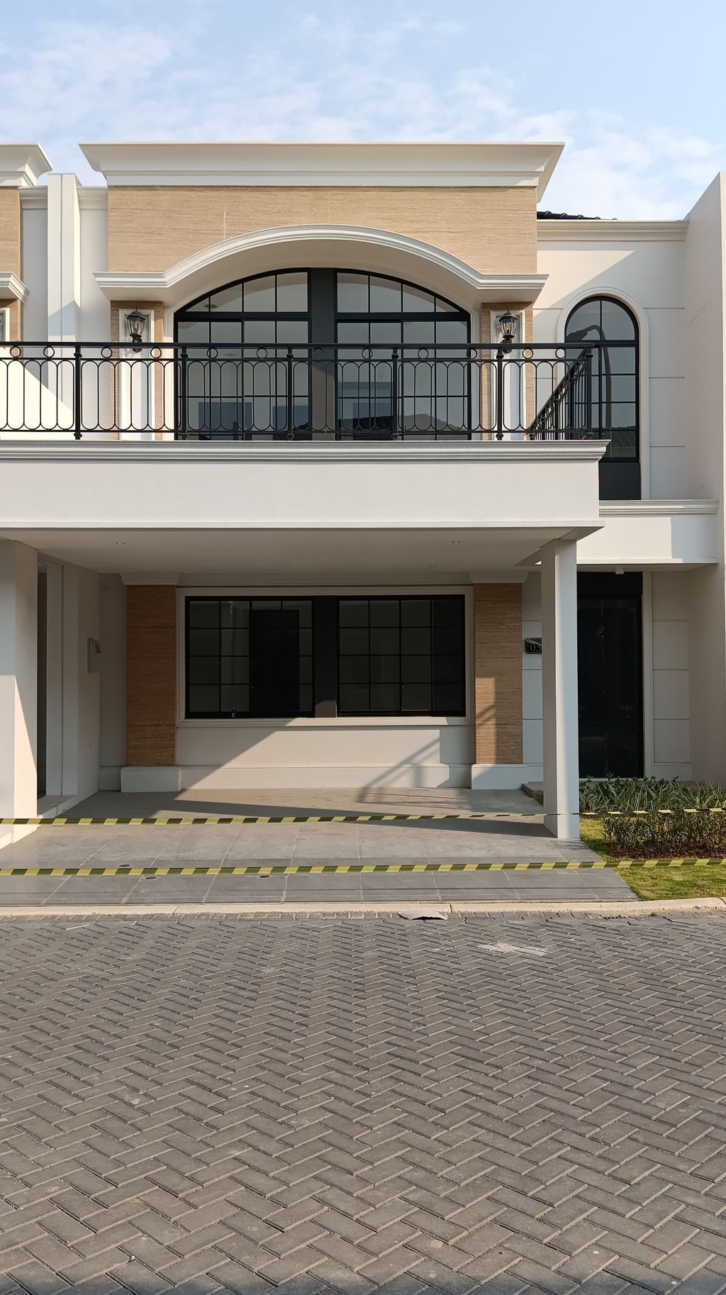 foto tampak rumah tipe KEMUNING BADAN perumahan Cluster Bukit Nirmala