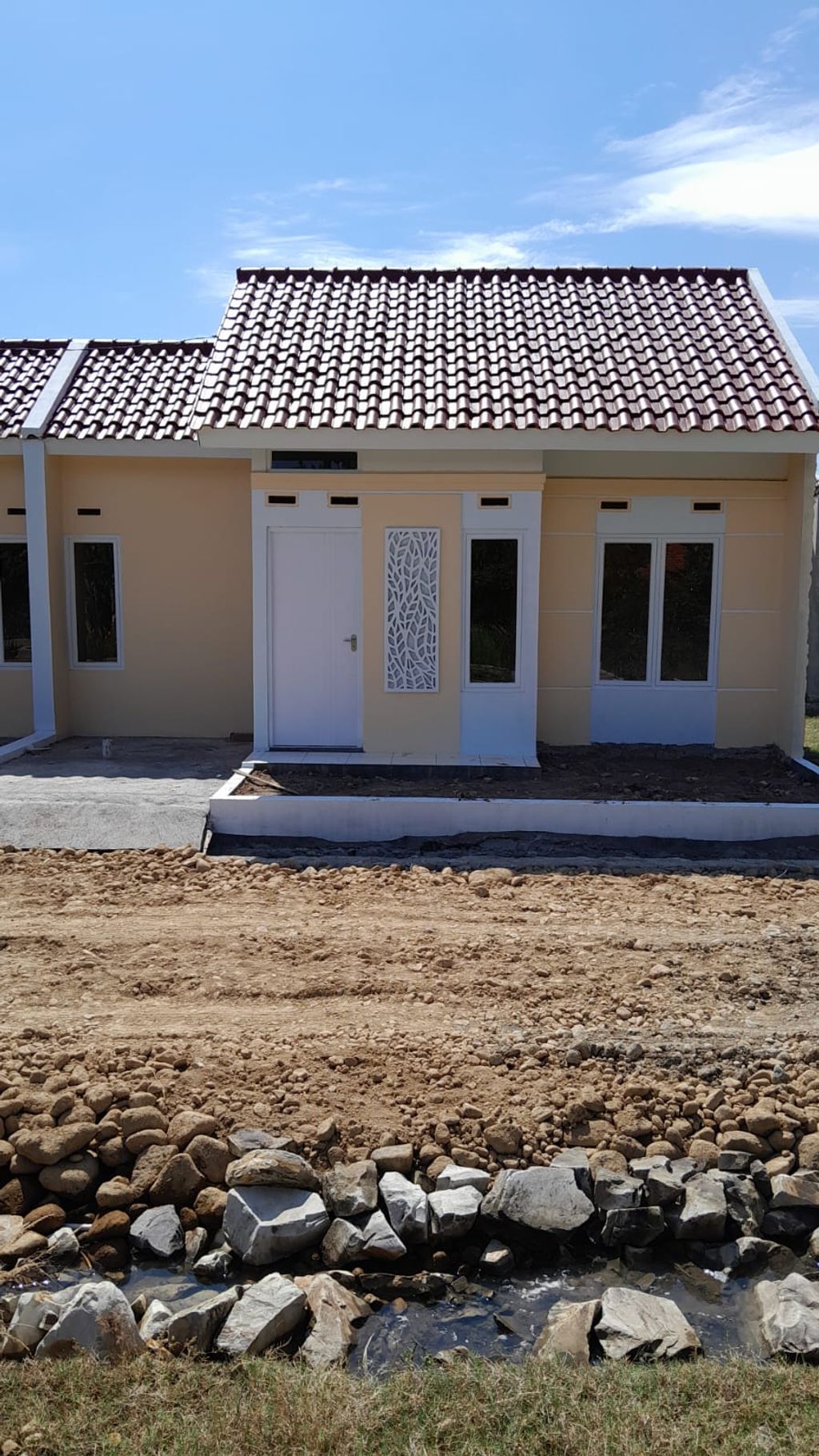 foto tampak rumah tipe 30 SUBSIDI FASAD 3 perumahan cempaka village 2