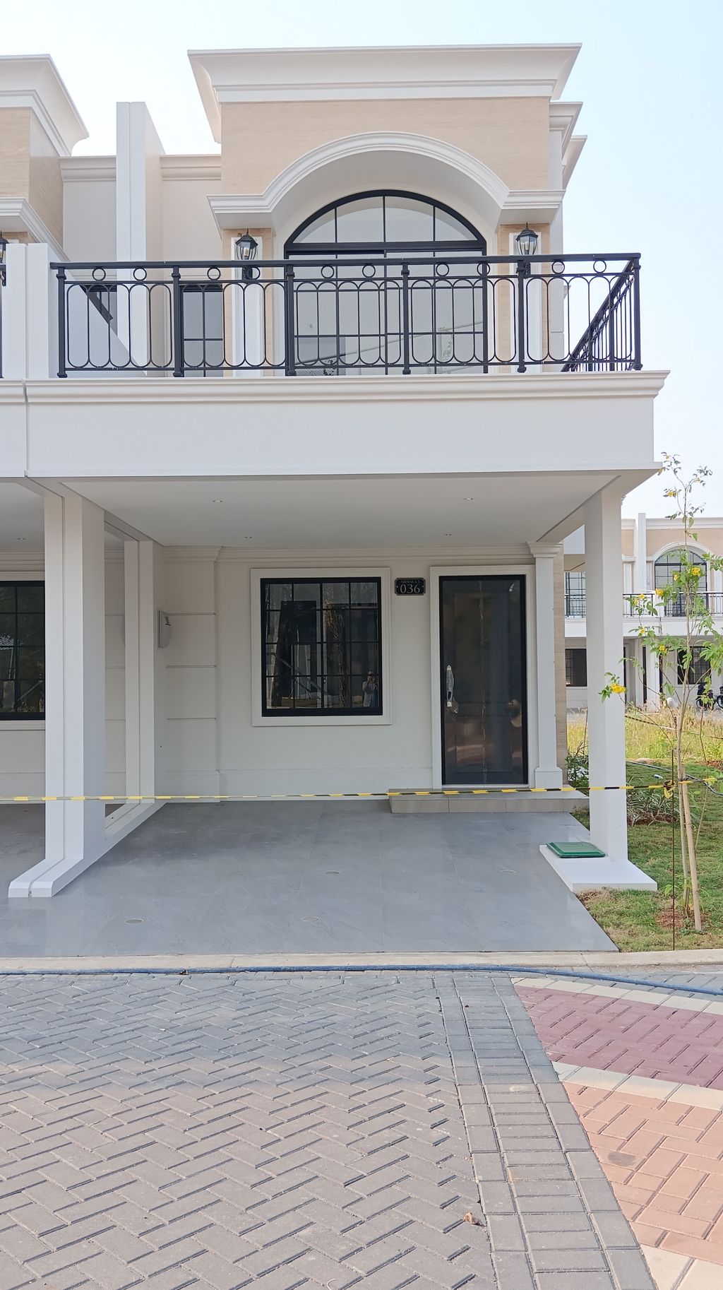 foto tampak rumah tipe AZALEA BADAN perumahan Cluster Bukit Nirmala