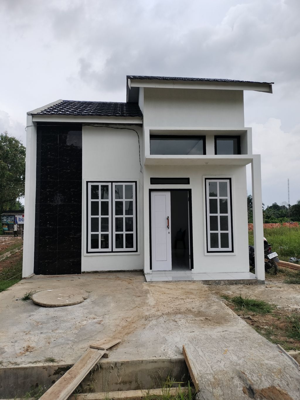 foto contoh rumah perumahan GRAHA LARASATI 7